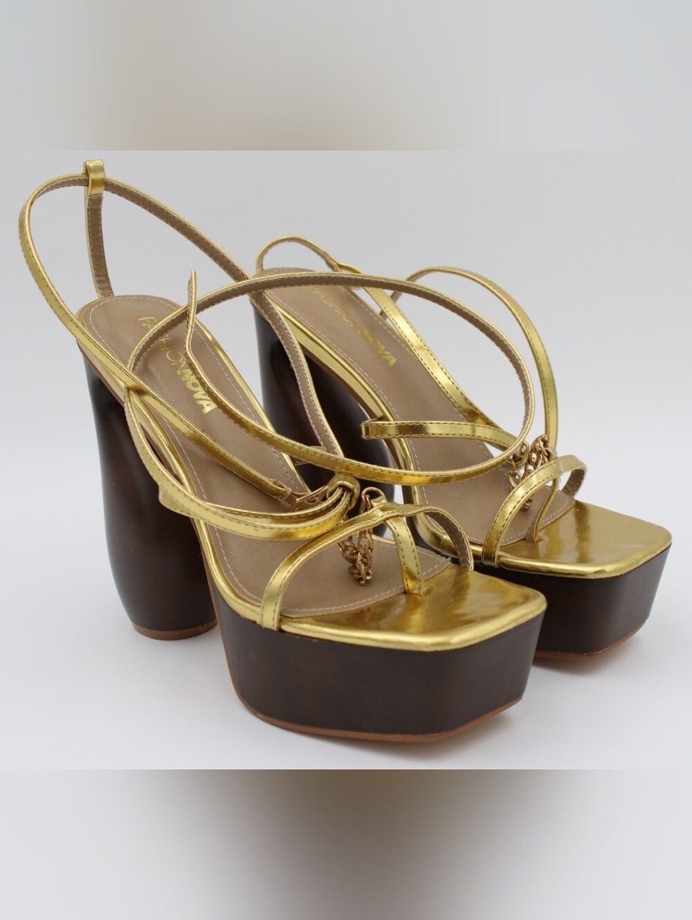Fashion Nova Gold Chain Strappy Platform Heels Size 7